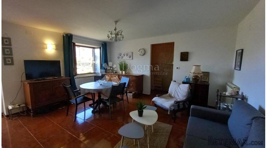 Prostrana Kuća s Dva Apartmana u Mirnom Okruženju Blizu Brto - 3