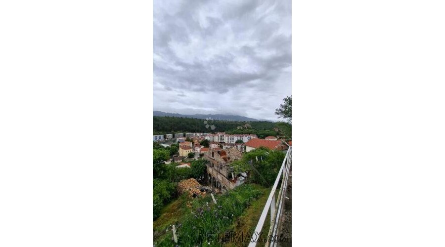 Kuća sa pogledom na Zrmanju