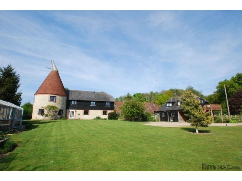 5 Bedroom Detached House