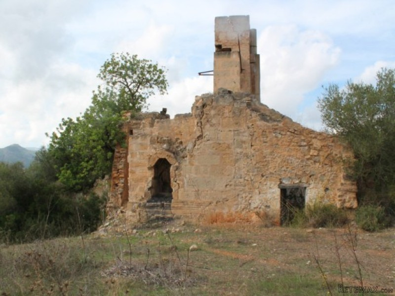 Country Property With Ruins & Beautiful..