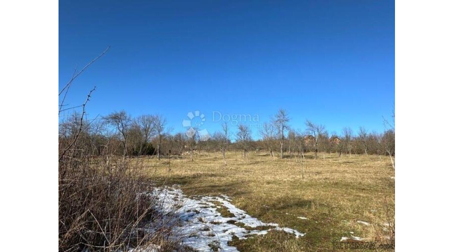 ZEMLJIŠTE NADOMAK PERUŠIČA U PRIRODI 11035M2 GRAĐEVINDKO !! - 3