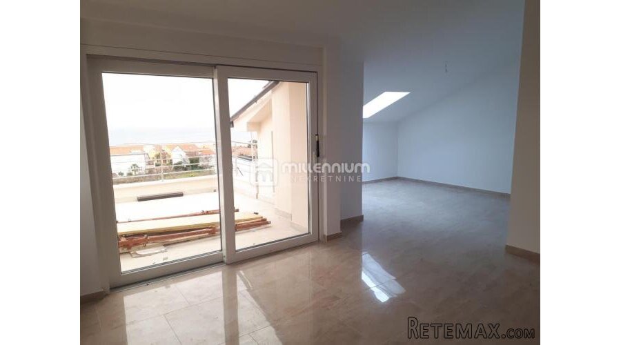 Otok Krk, Njivice, 71.30m2, 2s+db, terasa, parking - 4