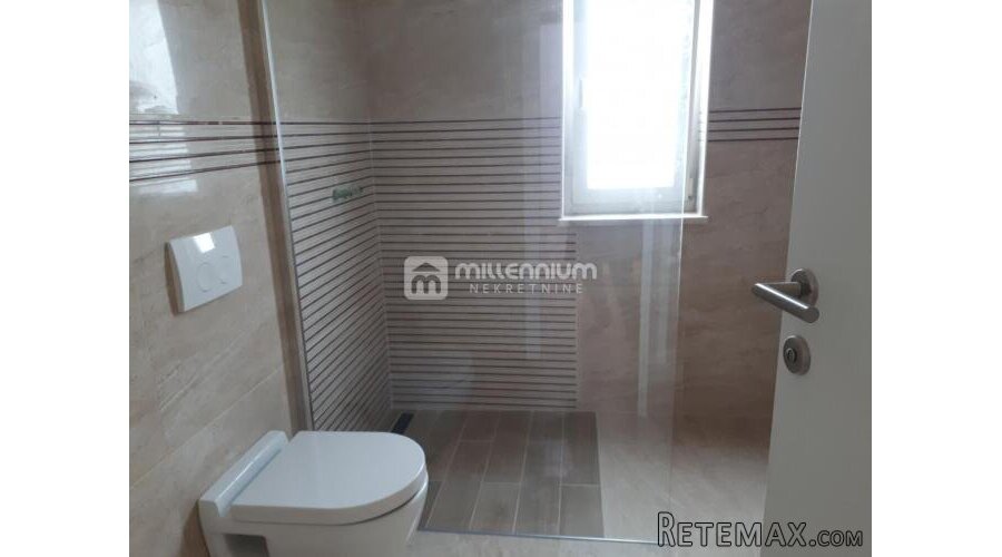 Otok Krk, Njivice, 71.30m2, 2s+db, terasa, parking - 9