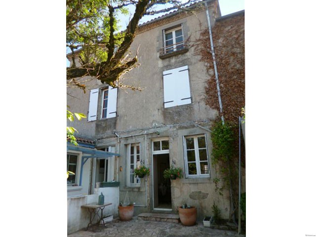 Town House With Restaurant (Rent..