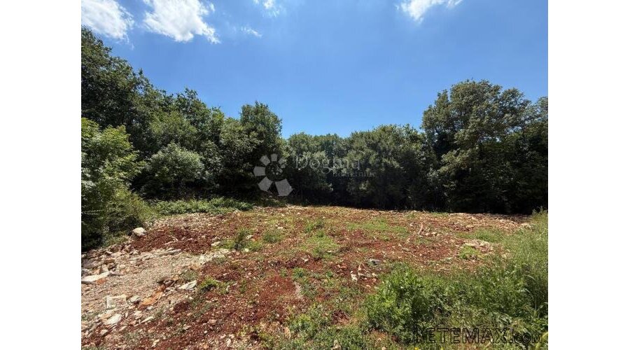 Pavićini - Građevinsko zemljište 687m2