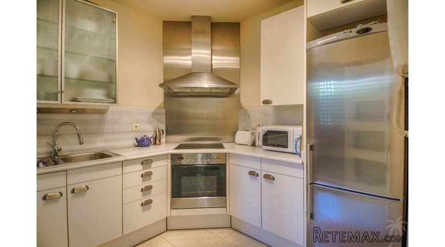 This fantastic apartment with sea views is located in a.. - 8