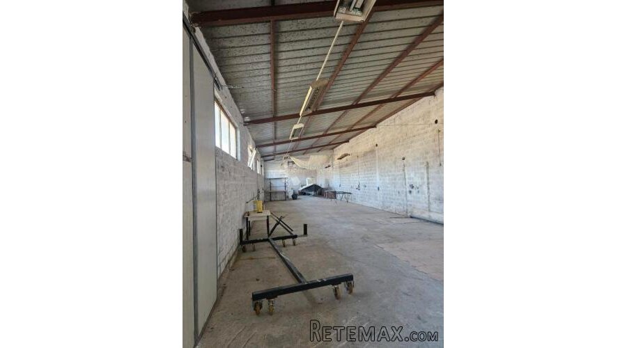 Hala 400m2 za najam - Novigrad/Bužinija