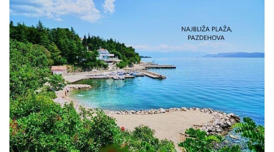 Građevinsko zemljište, 560 m2, sa starom kamenom kućom