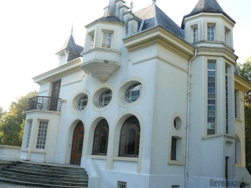 Stylish Manor House with Pool