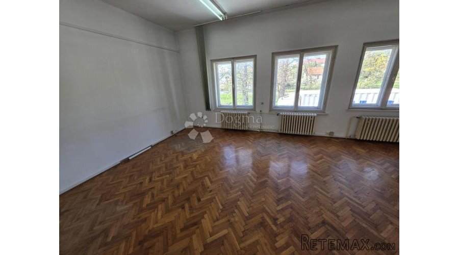 Najam uredskog prostora cca 298m² - 8 ureda, spremište - 3
