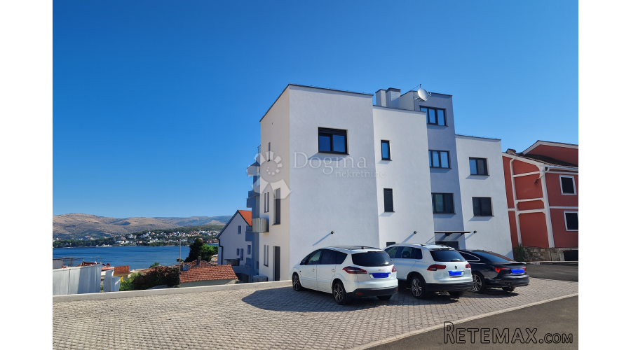 Čiovo - Penthouse sa krovnom terasom i pogledom na more! - 2