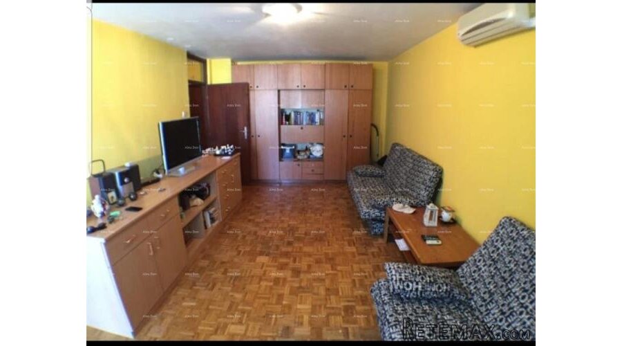 PRODAJE SE APARTMAN 38 m2 NOVIGRAD - 2