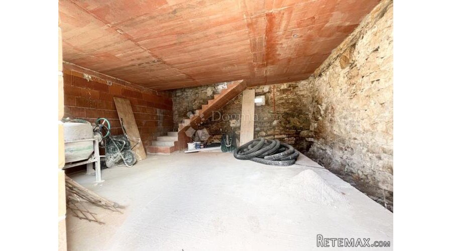 KUĆA U NIZU, BUJE OKOLICA - 3