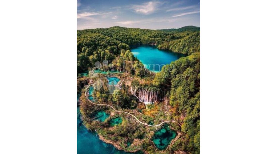 Građevinsko zemljište 32561m2, u blizini Plitvičkih jezera