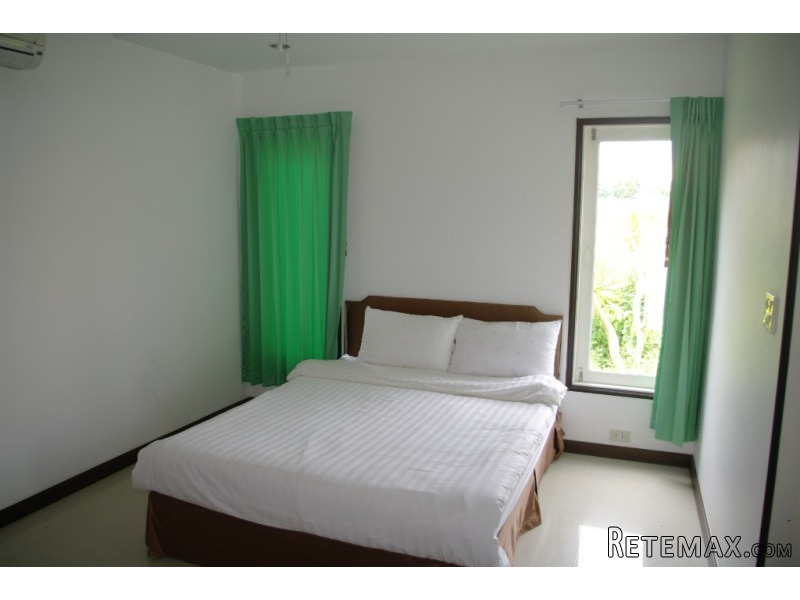 Large 4 Bedroom Corner House in..