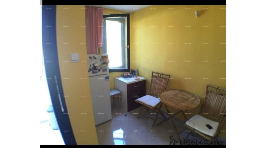 PRODAJE SE APARTMAN 38 m2 NOVIGRAD - 5