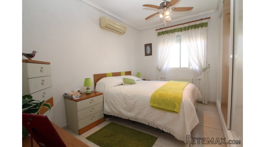 This luxury detached villa, located in the bustling.. - 6