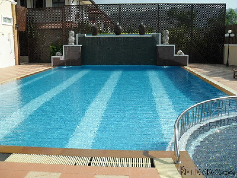 Lovely Two-Storey 4-Bedroom House In..