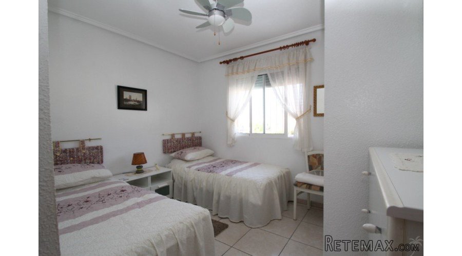 This luxury detached villa, located in the bustling.. - 7