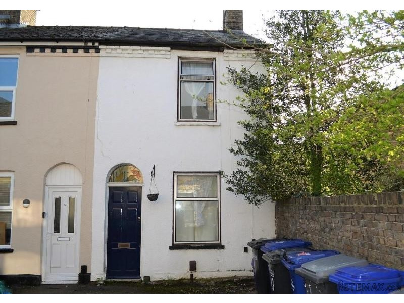 2 bedroom end of terrace house to rent