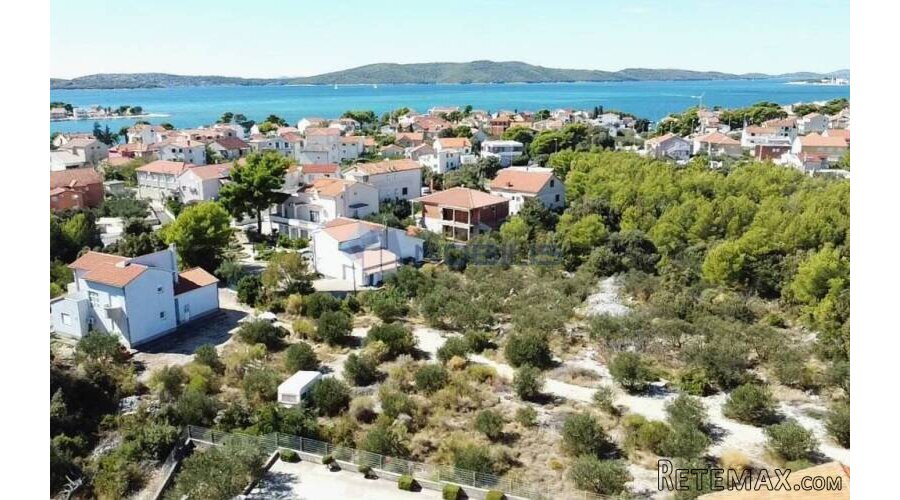 Šibenik, Brodarica, građevinsko zemljište 2223 m2
