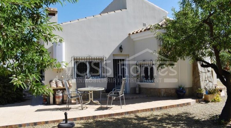 NEW & EXCLUSIVE TO VOSS HOMES - A lovingly maintained.. - 10