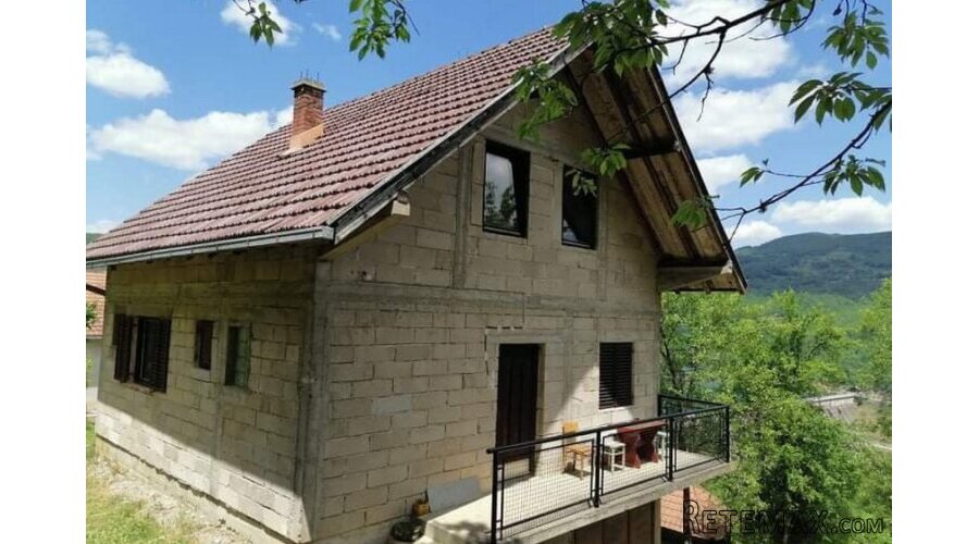 Prodajem vikendicu na jezeru Perucac na Tari - 2