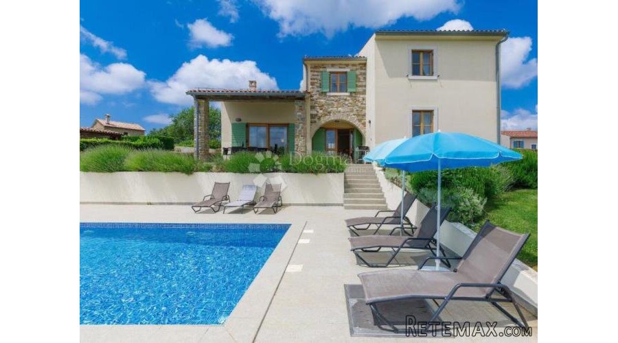 Šarmantna vila na brežuljku