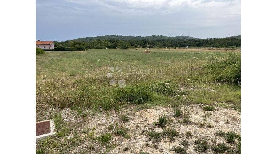 GRAĐEVINSKO ZEMLJIŠTE ROVINJ 2770 m² - 2