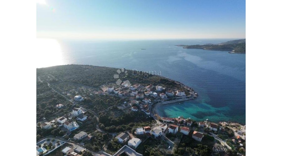 Kuća s bazenom 70 metara od plaže
