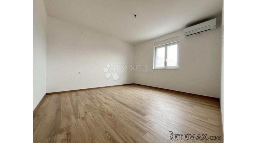 NOVIGRAD, STAN SA 2 SPAVAĆE SOBE, NOVOGRADNJA - 3