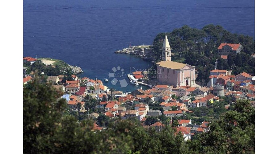 Veli Lošinj, adaptirana kamena kuća