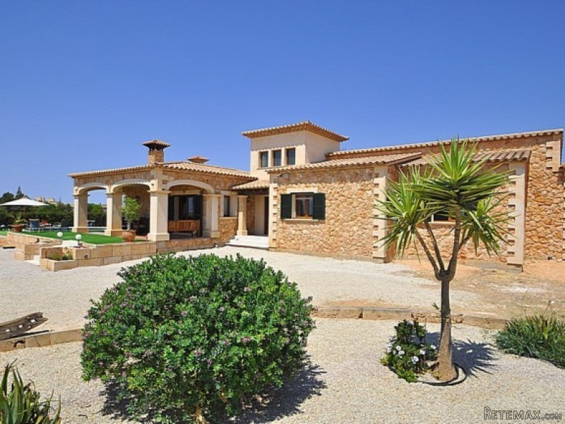 Natural Stone House Near To The Center