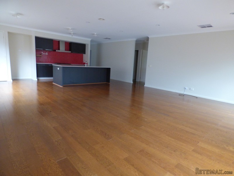 SPACIOUS FAMILY HOME, CONVENIENT.. - 2