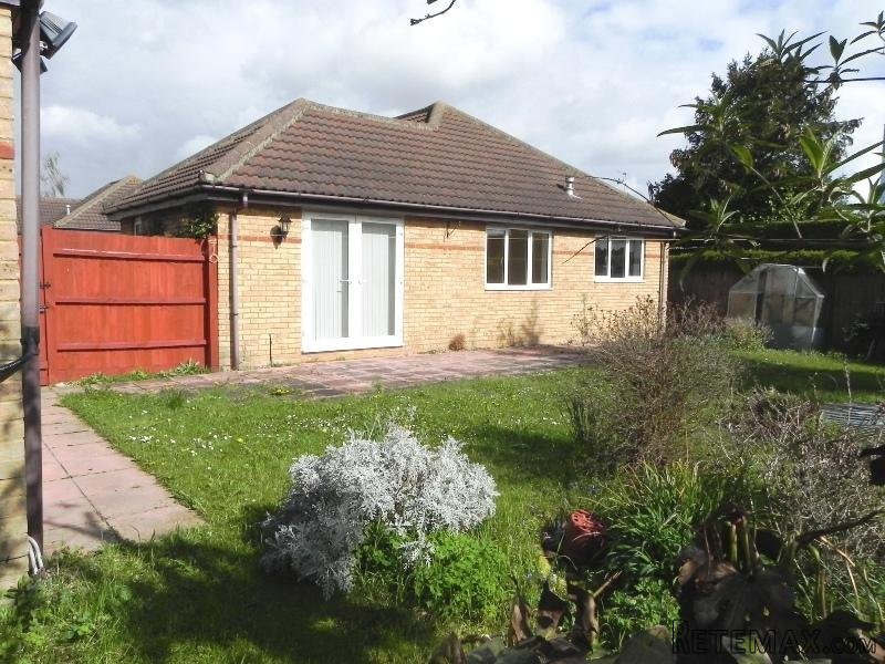 3 bedroom detached bungalow to rent