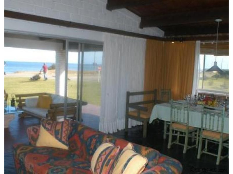 4 Bedroom House - For Rent - Pinares - 2