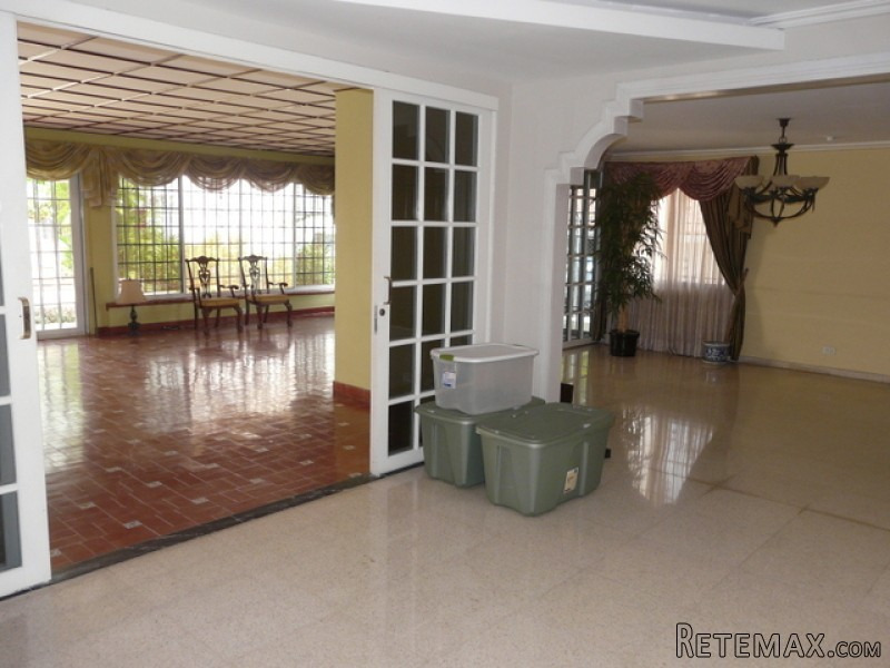 House For Rent - Comercial In.. - 2