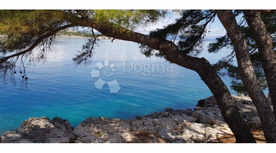 HVAR- građevinsko zemljište 1. red do mora, Uvala Pokrivenik - 9