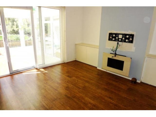 3 bed semi-detached house to rent - 2