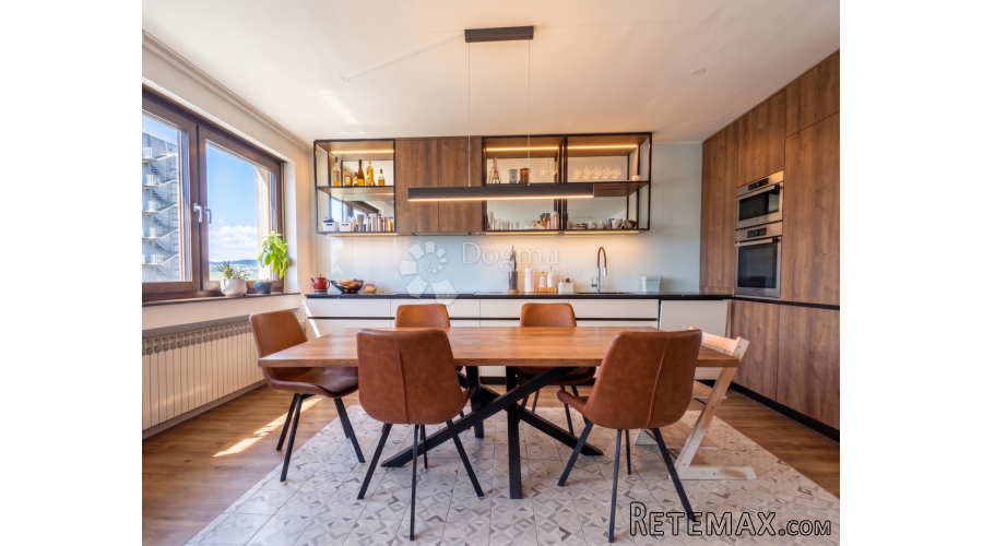 STAN TRNJE CENTAR 132,67 m2