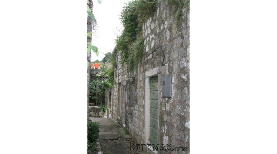 KAMENA KUĆA, LASTOVO - 3