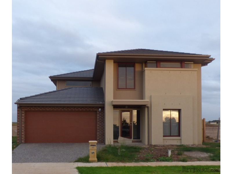 Live By The Sea - Charming Four Bedroom..