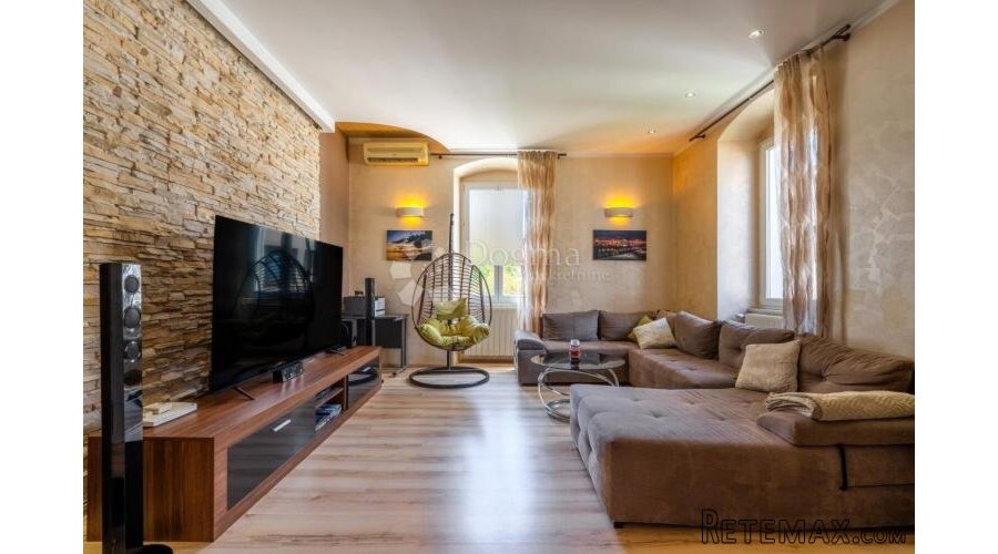 Centar – 108 m², moderan 3S+DB s parkingom