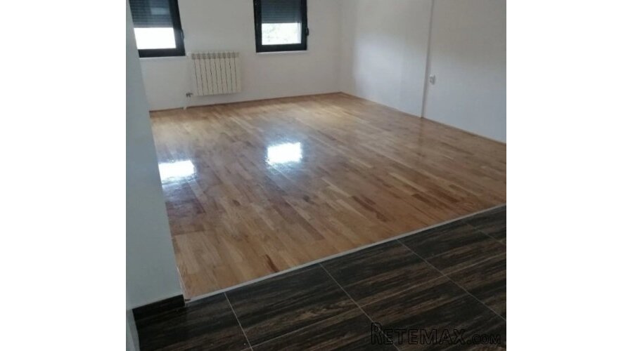 Prodajem stan u Pancevu 90m2