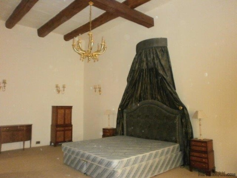 Hse. Of Char. Palazzo, Expertly..