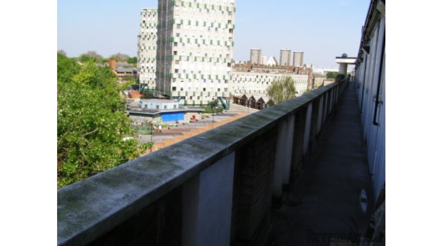 Studio flat for sale