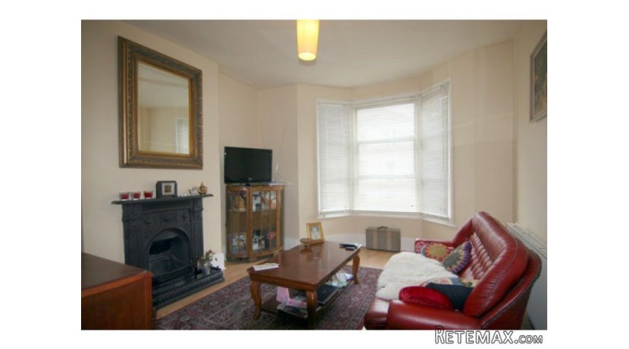1st Floor Flat in Victorian Conversion