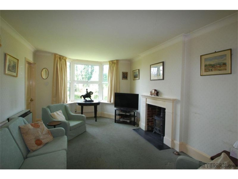6 Bedroom Detached House - 2