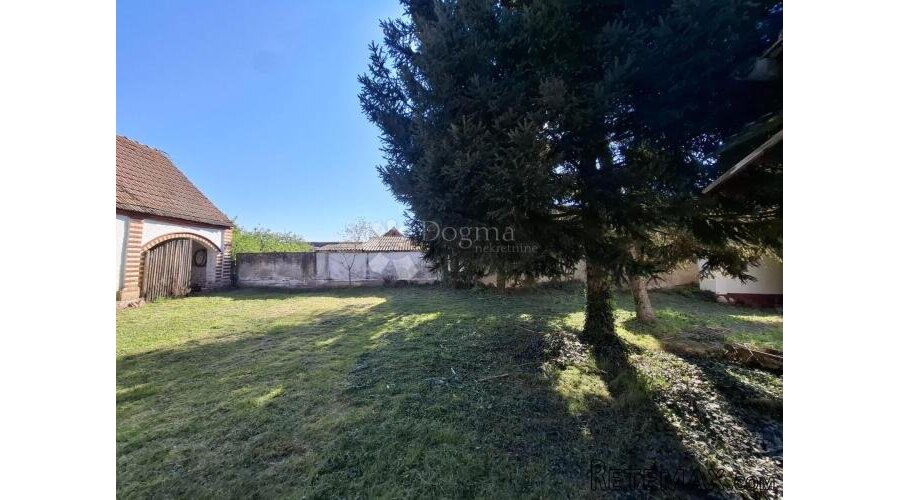 Kuća za renovaciju + oranica 2215 m² - 3