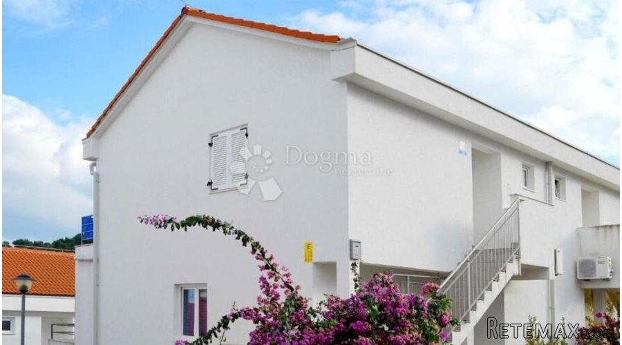 Apartman 200 m od mora na otoku Šolti – odlična investicija
